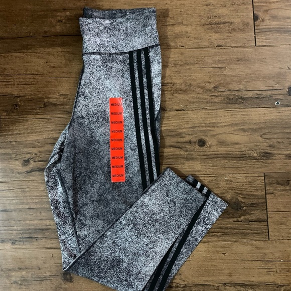 ADIDAS FB 78 TIG Women's  3 Stripes Activewear Cropped Leggings Size M - Picture 3 of 9